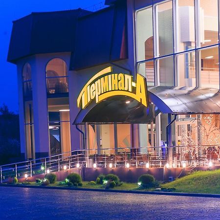 Terminal-A Hotel Ryasne-Ruske Екстериор снимка
