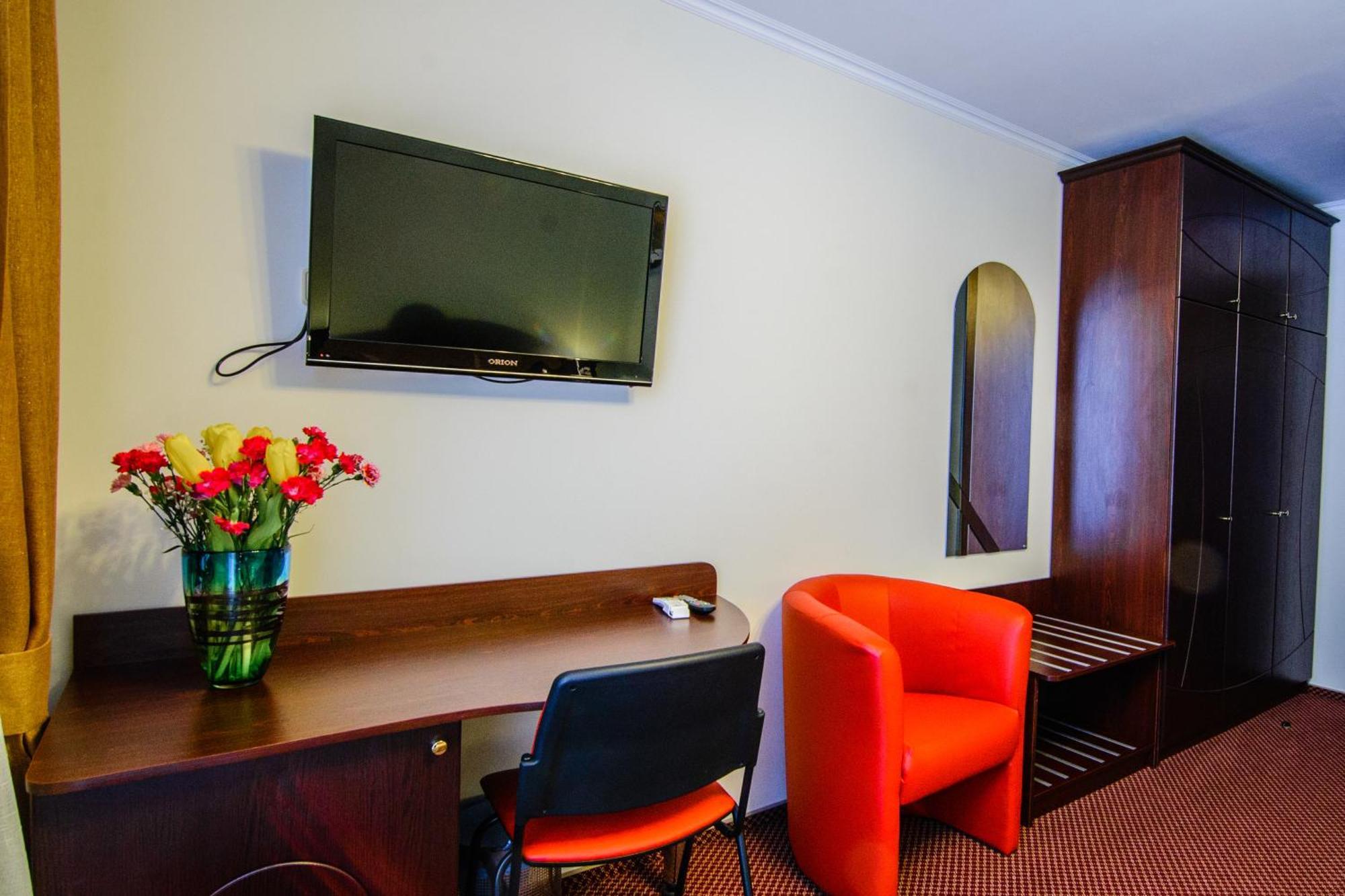 Terminal-A Hotel Ryasne-Ruske Стая снимка
